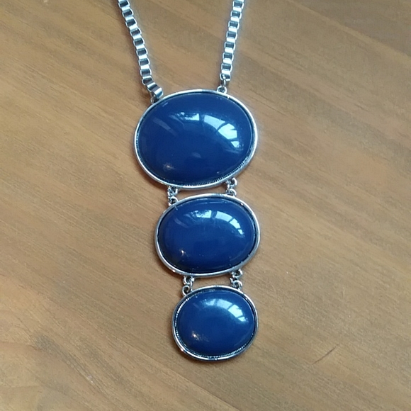 Vintage navy pendant necklace - Picture 2 of 5